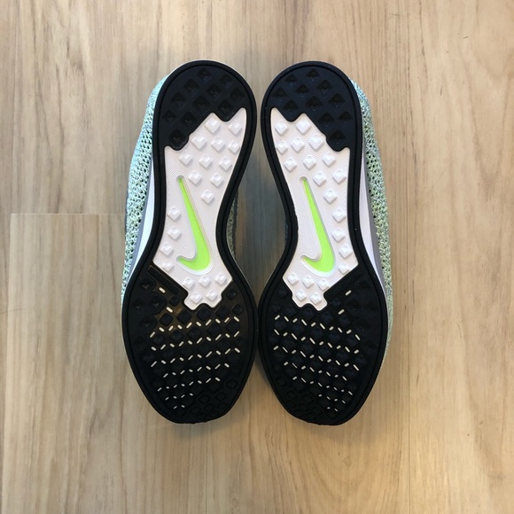 Nike Flyknit Racer Pistachio - Picture 3 of 3